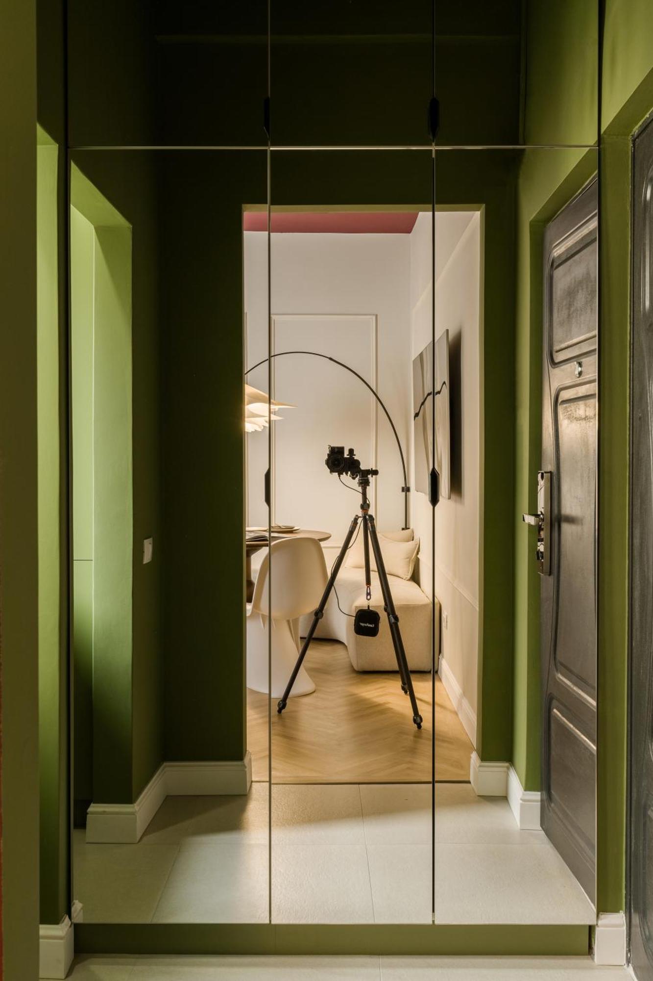 Rouge Studio In Boekarest Buitenkant foto
